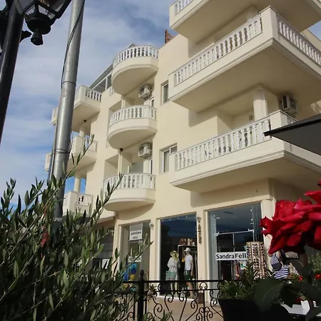Down Town Hotel Ksamil