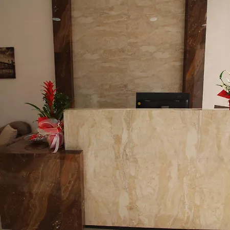 Down Town Hotel Ksamil